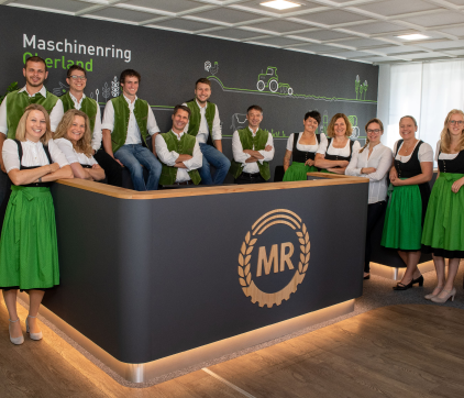 Maschinenring Oberland Team im Buero klein